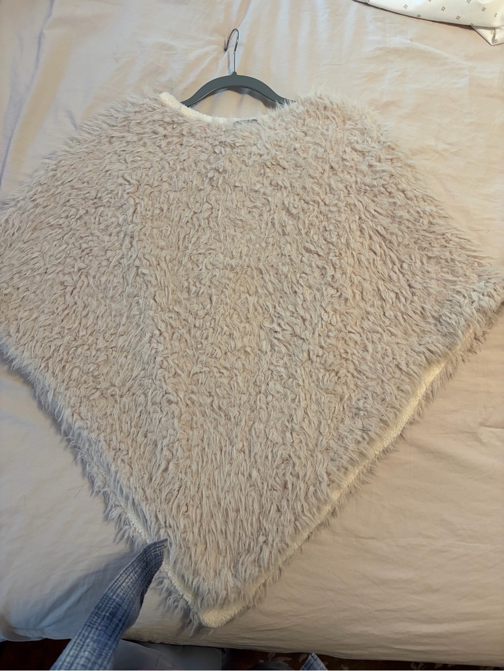 Coco + Carmen Plush Faux-Fur Cape in Light Taupe